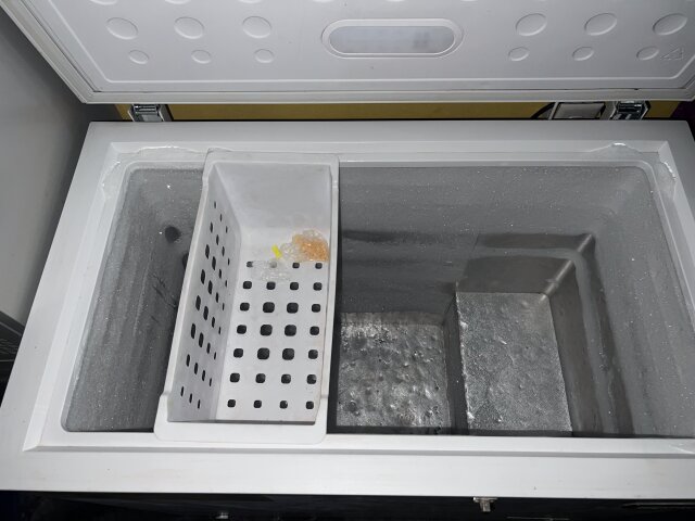 USED FRIDIGIDARE 8 CUBIC DEEP FREEZEE