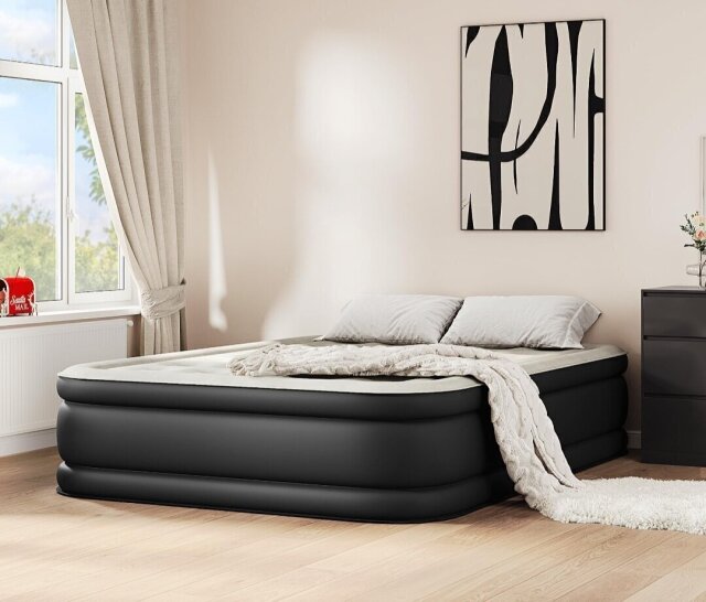 Portable Queen Size Inflatable Mattress For Sale!