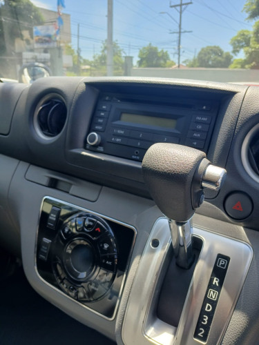 2018 Nissan Caravan 5-seater