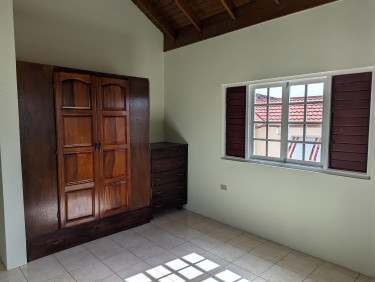 4 Bedroom Penthouse Apartment, $90,000