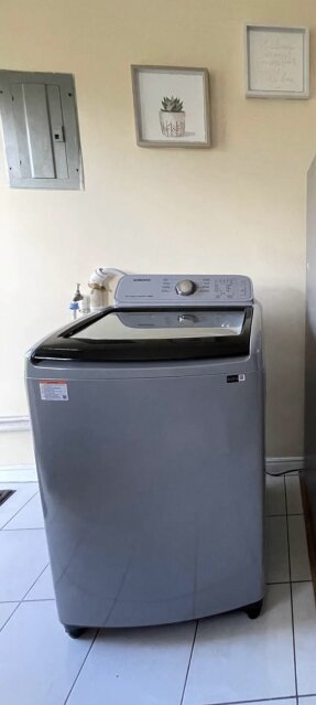 One Samsung 17in Washing Machine With Agitator