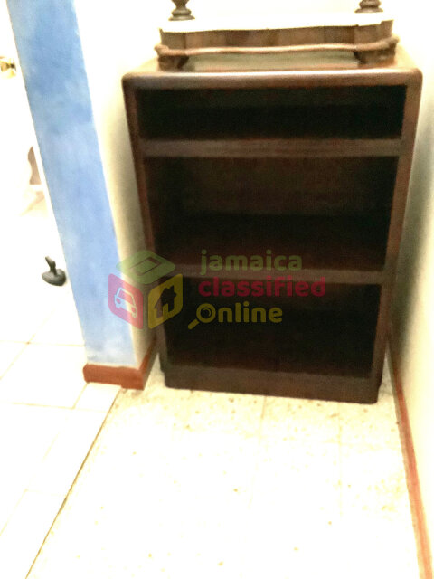 Beautiful Cedar Wood Bookshelf