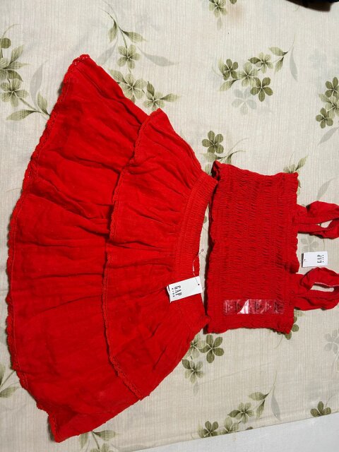 Gap Girl Skirt Suit  6-7 Years Old