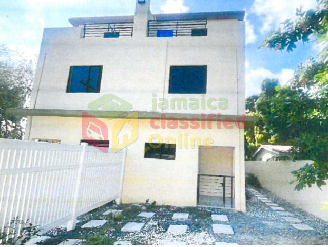 3 Bedroom, 3.5 Bath Townhouse +Balcony & Carport