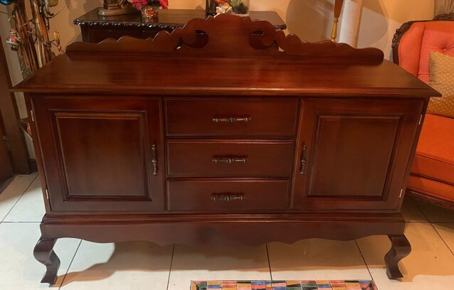 SALE: Lovely Mahogany Sideboard/Buffet