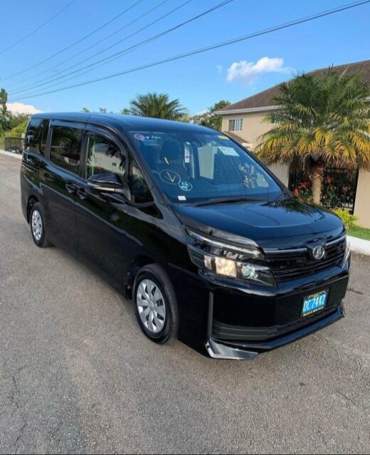 2016 Toyota Voxy