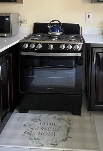 One 32 Inches Frigidaire Stove