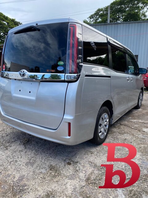 2018 Toyota Noah New Import