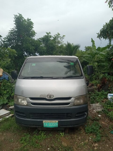 2010 Toyota Hiace