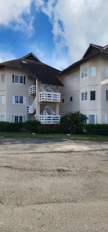 2 Bedroom, 2 Bathroom Freeport Montego Bay