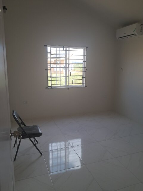 2 Bedroom, 1 Bath Property With Extra Yard Space