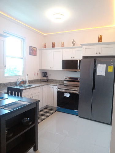 1 Bedroom 1 Bathroom Fully Furnished Apartment 