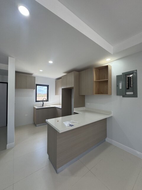 3 Bedroom 3 Bathroom Brand New Home (2 Floors)