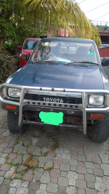 1989 Toyota Hilux Pickup 4x4 2.4l Diesel Long Bed