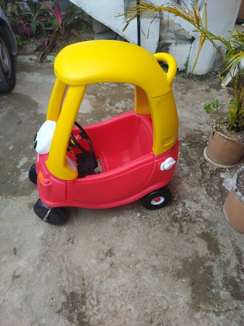 Little Tikes Cozy Coupe Car