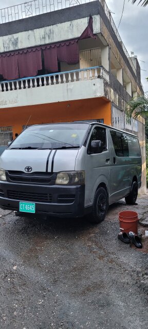 2010 Toyota Hiace