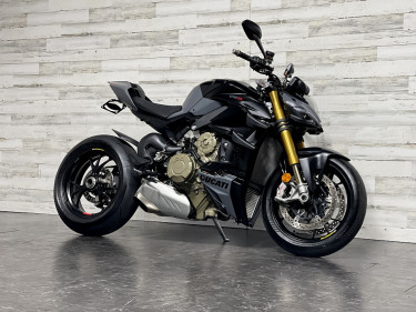 2023 Ducati Street Firter V4S