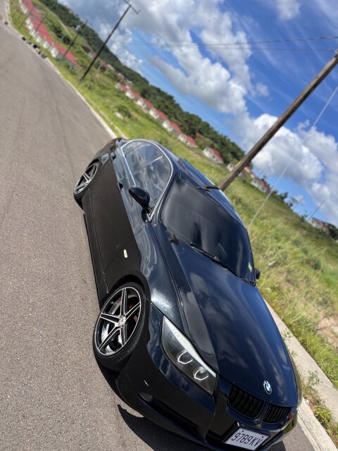 BMW E90 320i