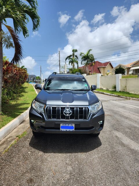 2018 Toyota Land Cruiser