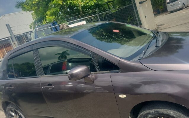 2009 Nissan Tiida / Nissan Versa