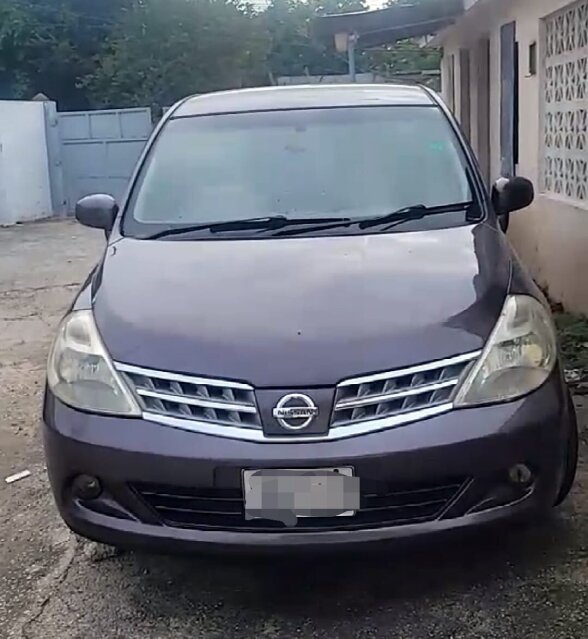 2009 Nissan Tiida / Nissan Versa