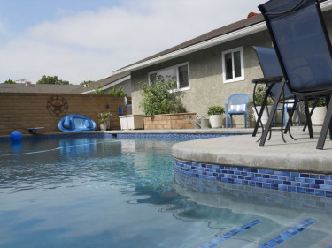 Swimming Pool Repairman Services