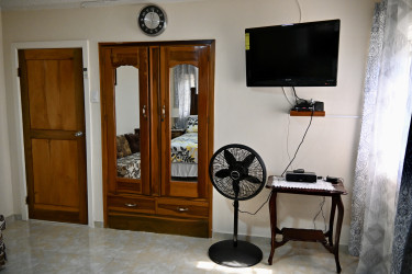 Fully Furnished 2 Bed 1 Bath Apt In Ochi Rios 