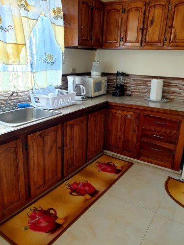 Fully Furnished 2 Bed 1 Bath Apt In Ochi Rios 