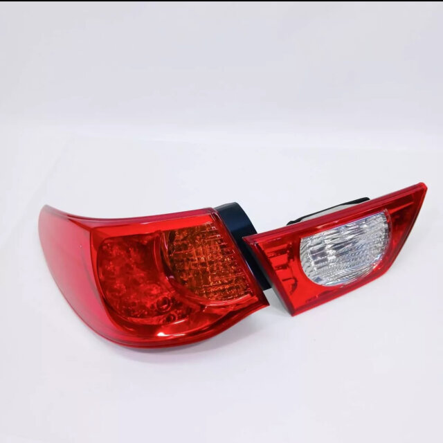 2010 2013 Toyota Mark X Tail Light Pair