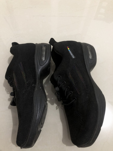 Size 7 1/2 Sneakers KIX - WHATSAPP