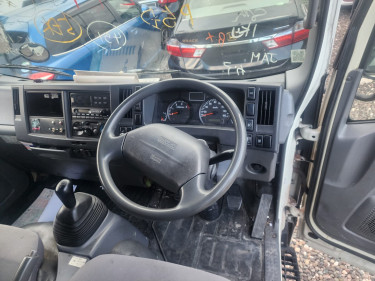 2014 Isuzu Elf 