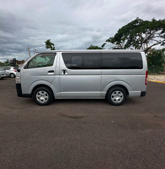 2018 TOYOTA HIACE