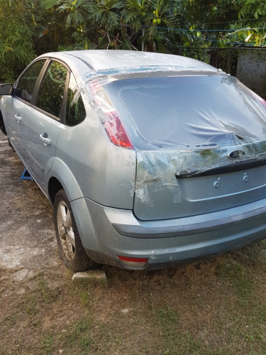 2006 FORD FOCUS FOR PARTS OR REPAIR