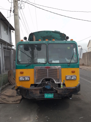 2007 Peterbilt Rear Loader Garbage Truck