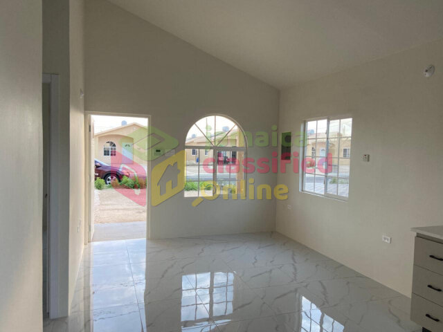 2 Bedroom And 1 Bathroom, Phoenix Park Village