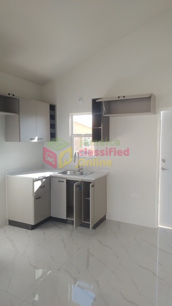 2 Bedroom 1 Bath With Living Room & Kitchen