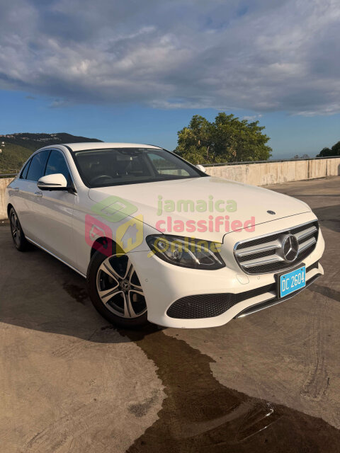 Mercedes-Benz E200