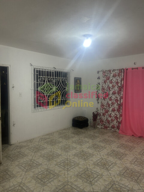 1 Bedroom Shared Bathroom,Kitchen & Patio