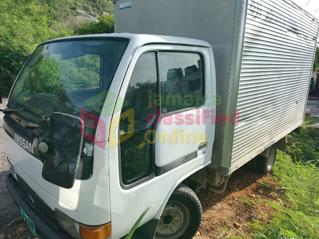 Nissan Box Body Truck