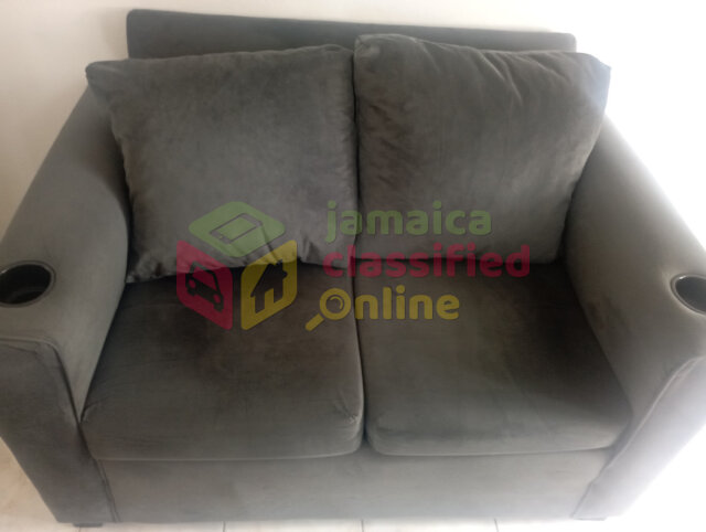 2 Seater Sofa (Like New)