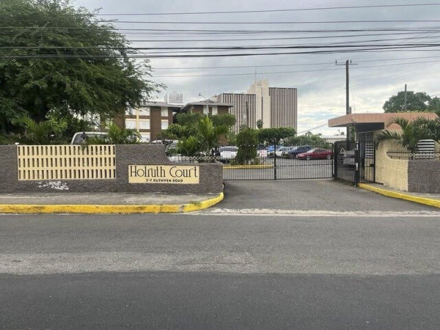 Centrally 2 Bed 1 Bath Apt For Sale, Ruthven Rd