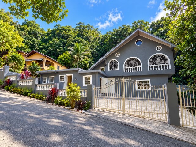 6 Bed, 6 Bath House