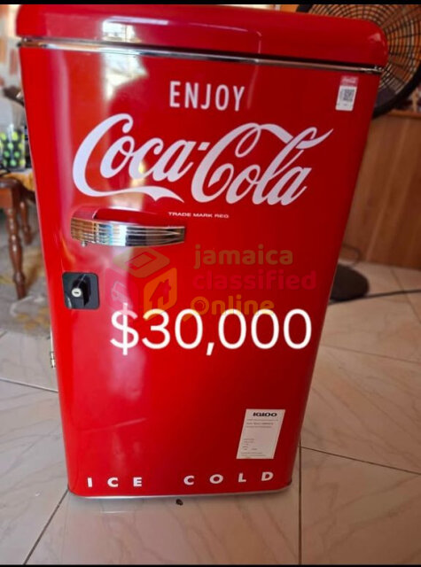 **Moving Sale*Used Mini Fridge. Very Clean $25,000