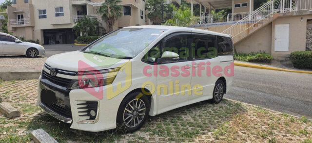 2016 Toyota Voxy