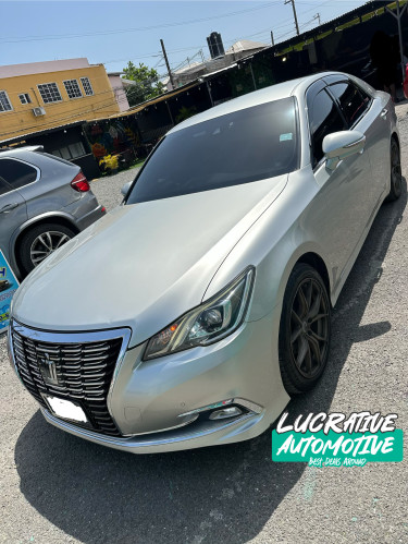 2017 Toyota Crown Royal Saloon