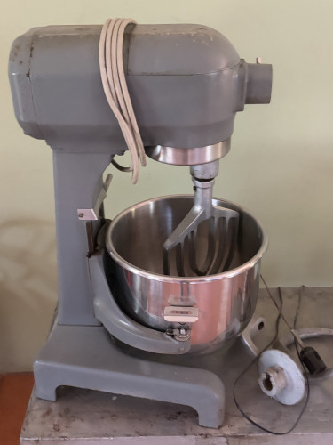 Working Hobart A200 Commercial Mixer (20 Qt)