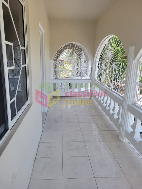 3 Bedrooms Apartment