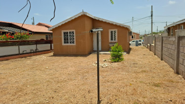2 Bedroom 1 Bathroom _ Fully AC 