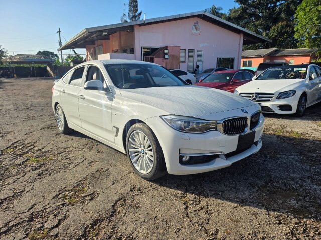 BMW320i GT Luxury