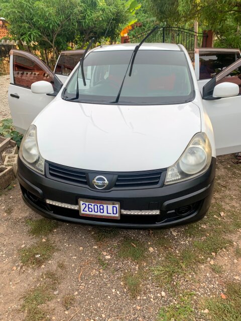 2010 Nissan AD Wagon
